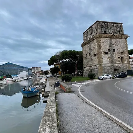La Brezza Viareggina A 500 Mt Dal Mare, Dal Carnevale E Dagli Stabilimenti Balneari Appartement Viareggio Buitenkant foto