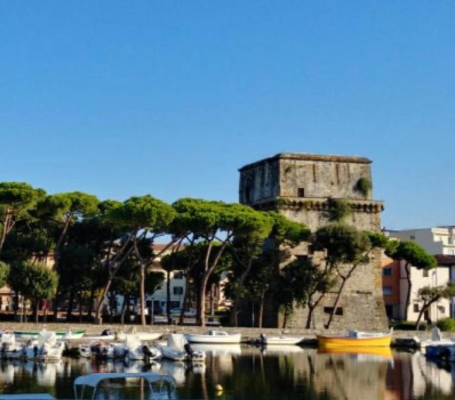 Apartment La Brezza Viareggina A 500 Mt Dal Mare, Dal Carnevale E Dagli Stabilimenti Balneari *